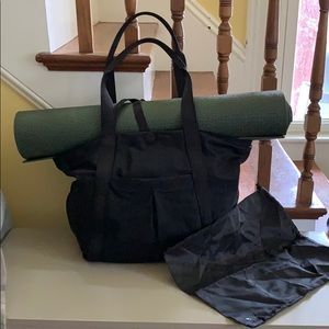 Lily lemon Live Free Tote with yoga mat straps